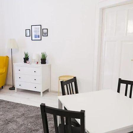 Central 30M2 A/C Apartment, 3 Min From Ny Cafe Будапешт Экстерьер фото